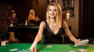 Aplikasi mobile 337sport menampilkan live dealer dan permainan slot